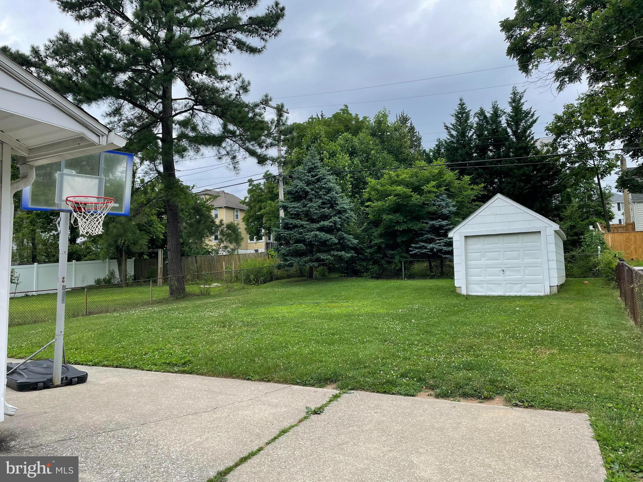 922 Overbrook Road Baltimore, MD 21239 - Photo 15 of 15 Fenced Rear Yard
