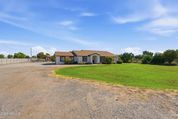 $975,000 | 2830 East Ryan Road, Gilbert, AZ 85297