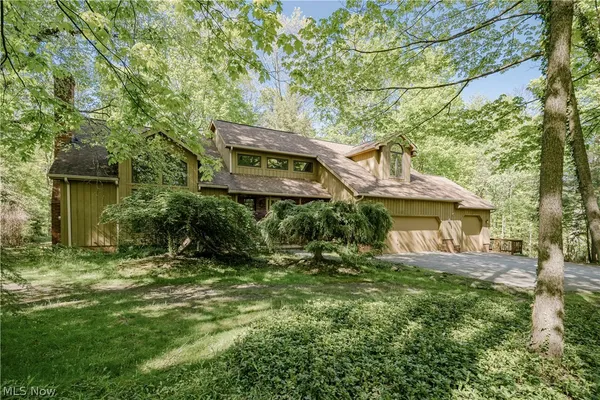 $614,900 | 33475 Miles Road, Moreland Hills, OH 44022
