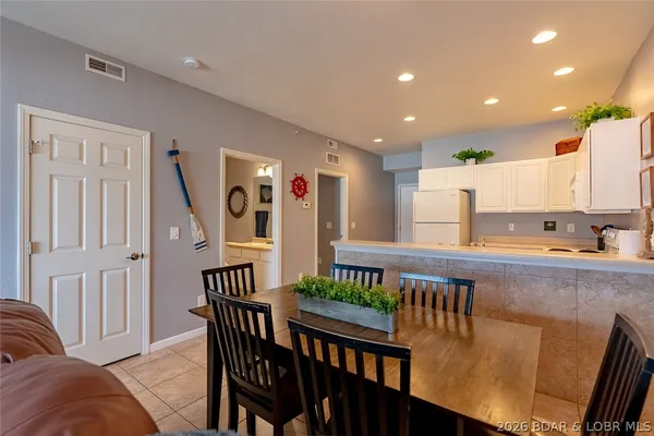 $300,000 | 4935 Robbins Circle, Unit 223, Osage Beach, MO 65065