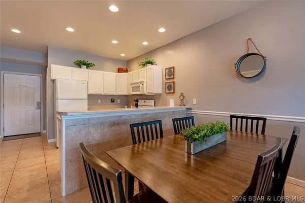 $300,000 | 4935 Robbins Circle, Unit 223, Osage Beach, MO 65065