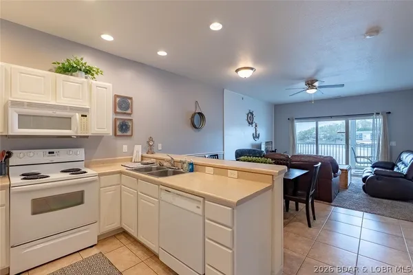 $300,000 | 4935 Robbins Circle, Unit 223, Osage Beach, MO 65065