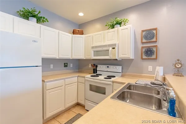 $300,000 | 4935 Robbins Circle, Unit 223, Osage Beach, MO 65065