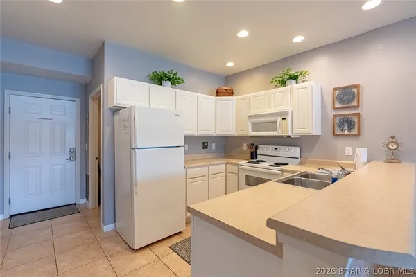 $300,000 | 4935 Robbins Circle, Unit 223, Osage Beach, MO 65065