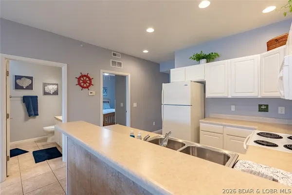 $300,000 | 4935 Robbins Circle, Unit 223, Osage Beach, MO 65065