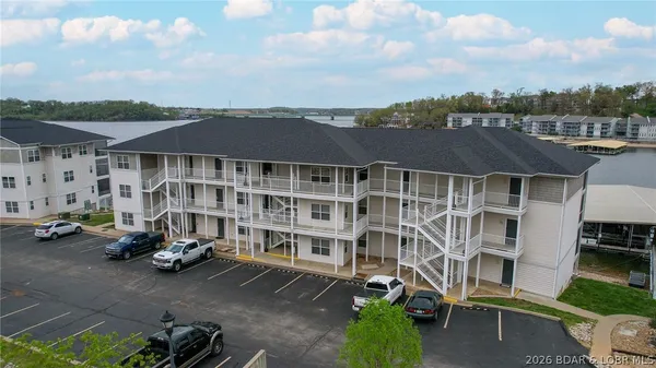 $300,000 | 4935 Robbins Circle, Unit 223, Osage Beach, MO 65065