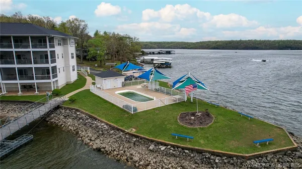 $300,000 | 4935 Robbins Circle, Unit 223, Osage Beach, MO 65065