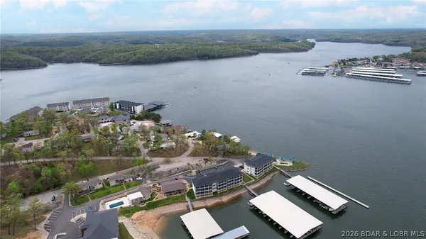 $300,000 | 4935 Robbins Circle, Unit 223, Osage Beach, MO 65065