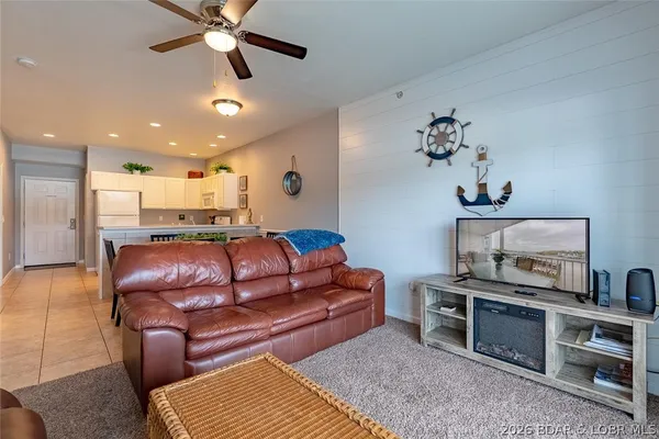 $300,000 | 4935 Robbins Circle, Unit 223, Osage Beach, MO 65065