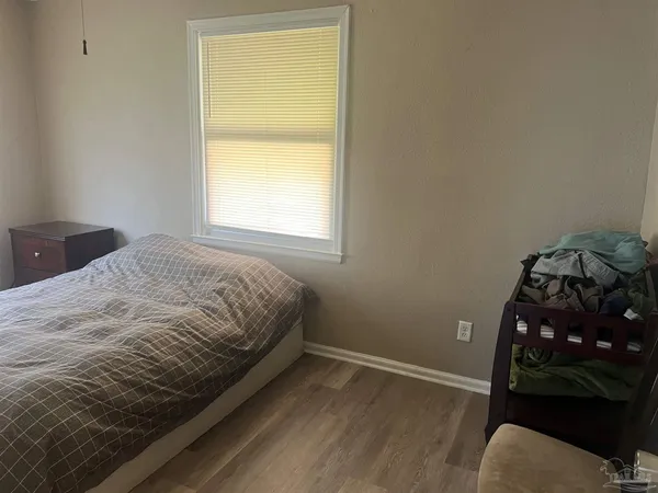 $1,400 | 103 Northwest Kalash Road, Pensacola, FL 32507