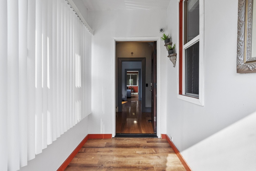 11 Wayne Street Worcester, MA 01603 - Photo 21 of 30