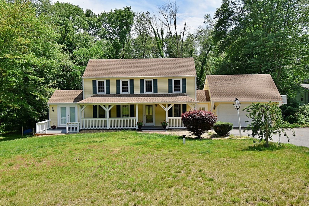 40 Gilmore Road Southborough, MA 01772 - Photo 1 of 36 Gallery Image 1