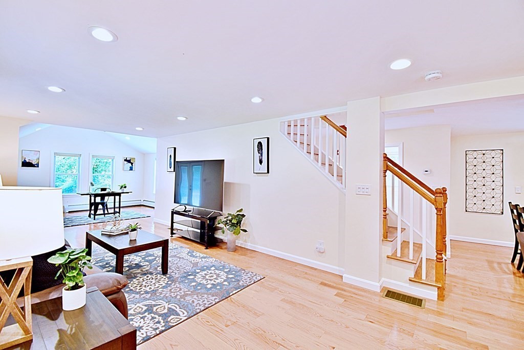 40 Gilmore Road Southborough, MA 01772 - Photo 6 of 36 Gallery Image 6