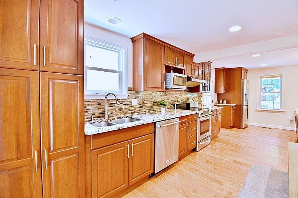 40 Gilmore Road Southborough, MA 01772 - Photo 9 of 36 Gallery Image 9