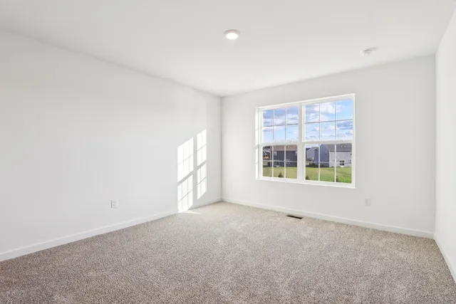 $299,990 | 877 Briar Gln Court, Hampshire, IL 60140