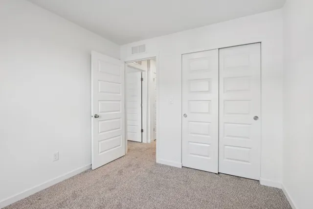 $299,990 | 877 Briar Gln Court, Hampshire, IL 60140