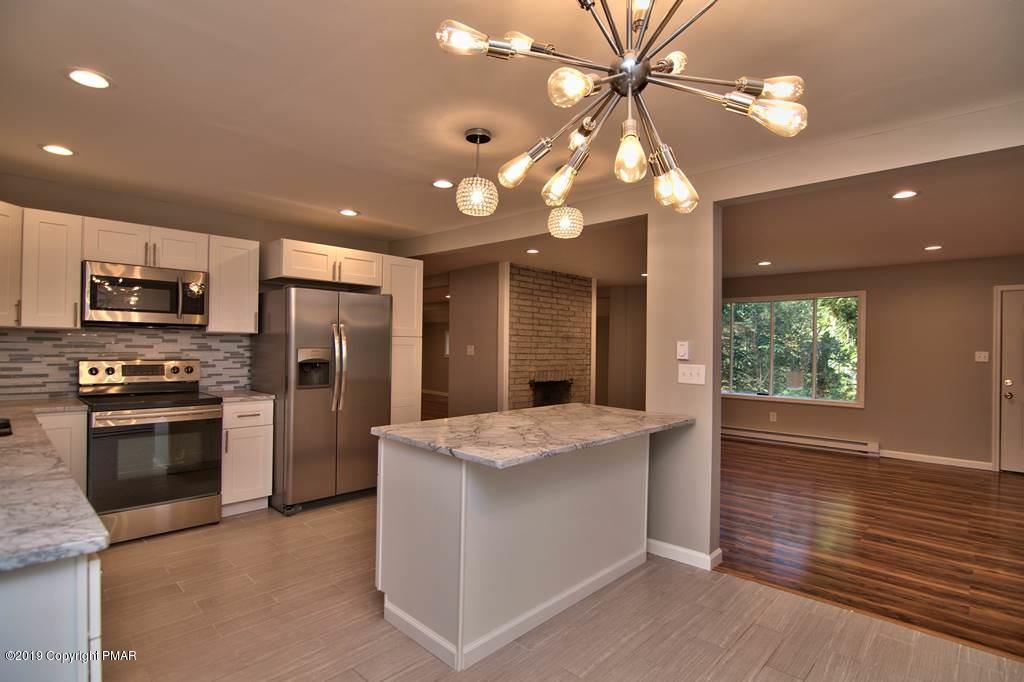 364 Merry Hill Road Bartonsville, PA 18321 - Photo 3 of 55 Kitchen