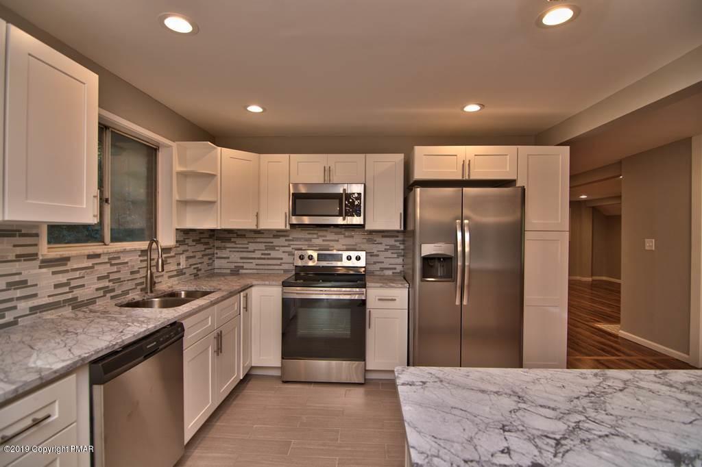 364 Merry Hill Road Bartonsville, PA 18321 - Photo 4 of 55 Kitchen
