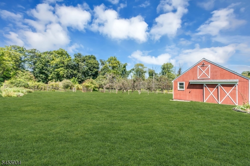 1 Spring Hill Road Annandale, NJ 08801 - Photo 5 of 47 Gallery Image 5