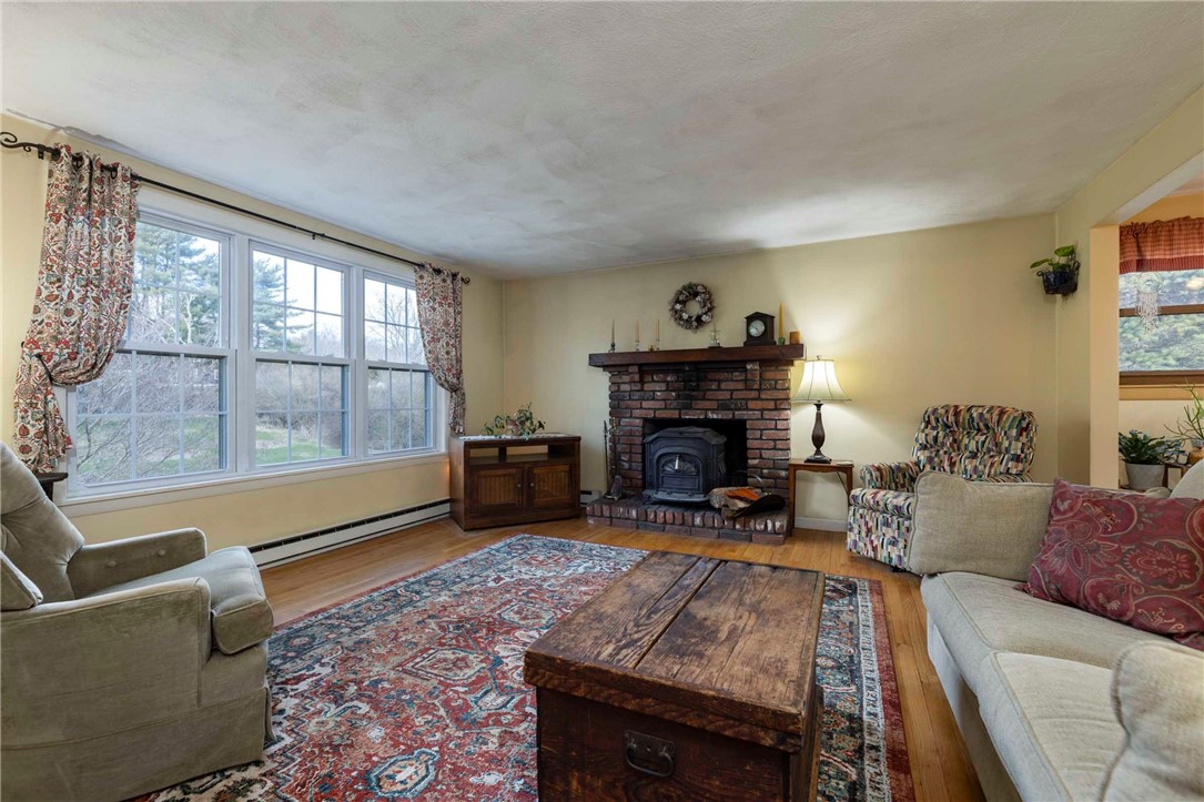 489 Maple Valley Road Coventry, RI 02816 - Photo 4 of 45