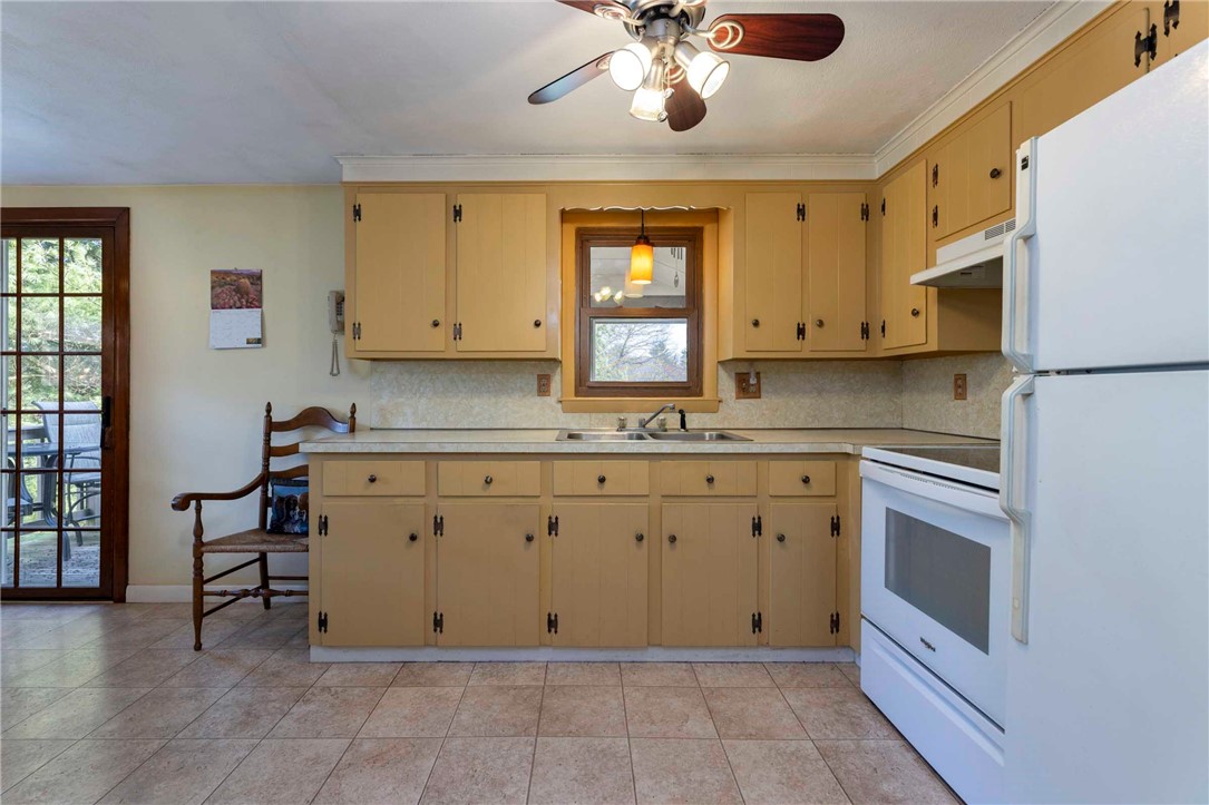 489 Maple Valley Road Coventry, RI 02816 - Photo 9 of 45