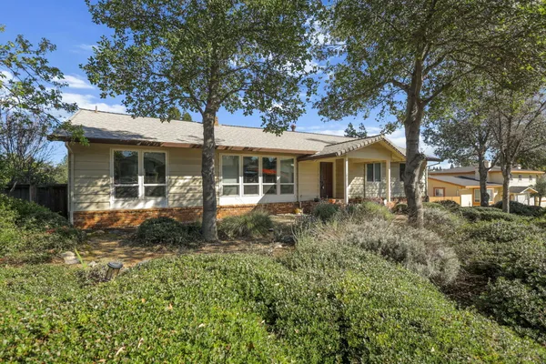 $599,000 | 3410 Scenic Drive, Redding, CA 96001