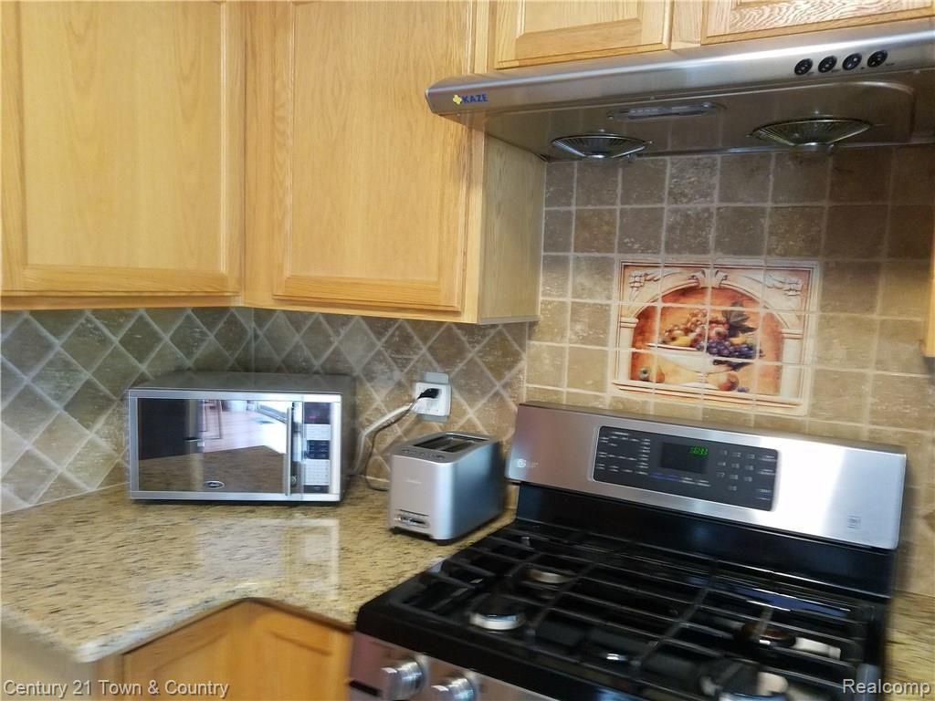 1732 South Boulevard Rochester, MI 48309 - Photo 9 of 24