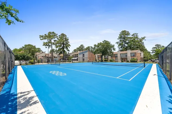 a view of a tennis court