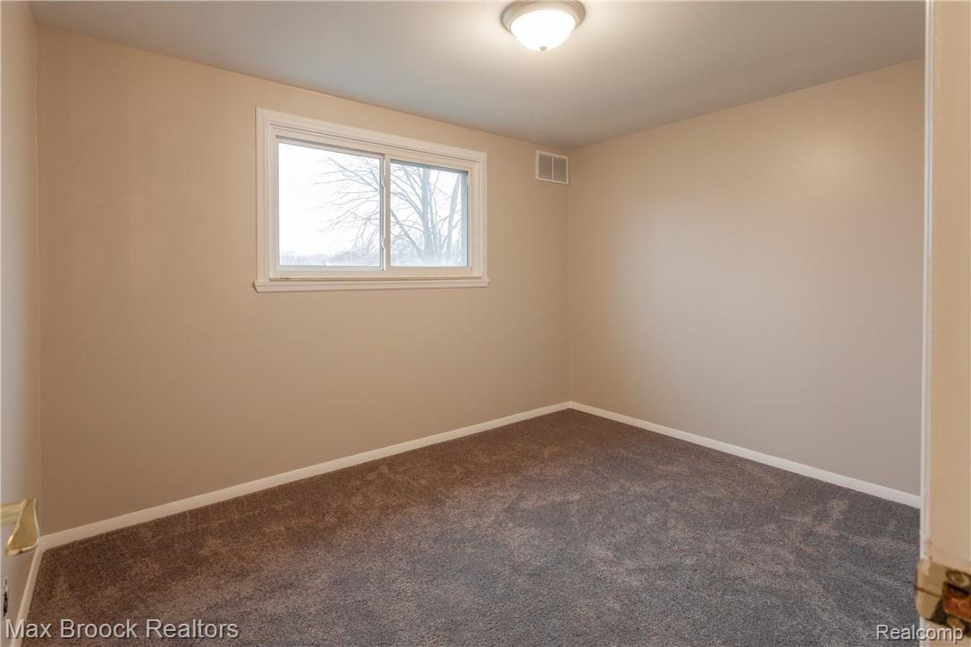 42937 Arlington Road Canton, MI 48187 - Photo 22 of 27 IMG_9542.jpg