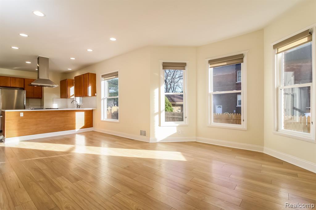 2950 Field Street Detroit, MI 48214 - Photo 30 of 48
