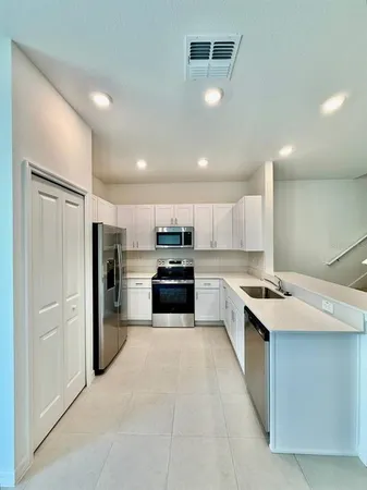 $2,050 | 10409 Golden Sands Avenue, Riverview, FL 33578