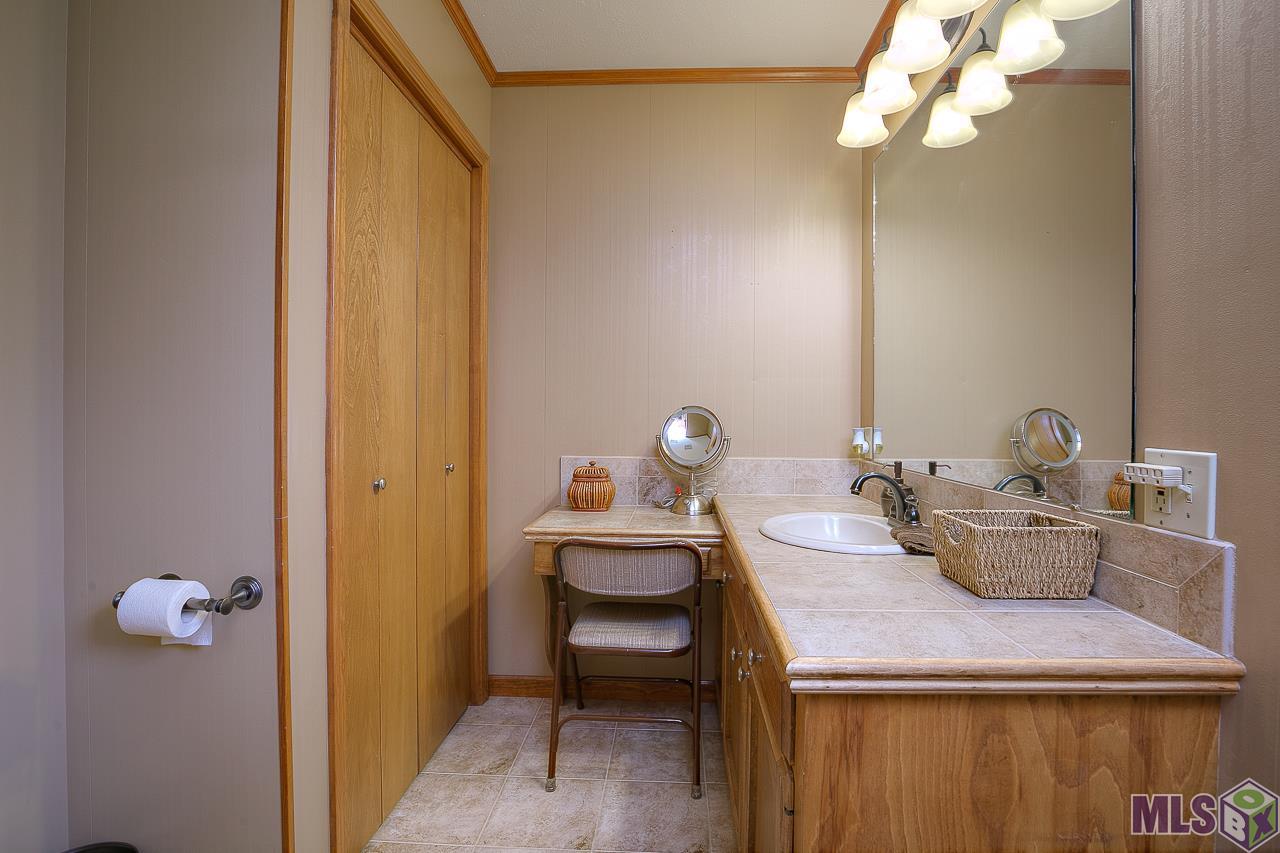 41397 Jeanette Road Prairieville, LA 70769 - Photo 18 of 34 Gallery Image 18