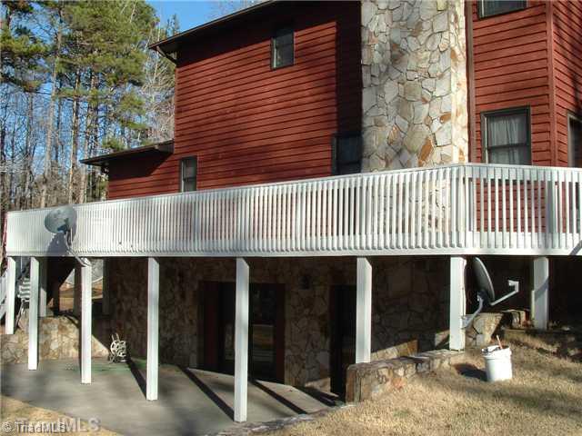 608 Saddletree Road Thomasville, NC 27360 - Photo 4 of 16 Patio/Deck.