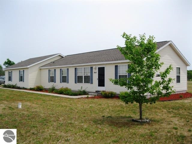 3017 Raymo Road South Boardman, MI 49680 - Photo 1 of 40 1811260.JPG