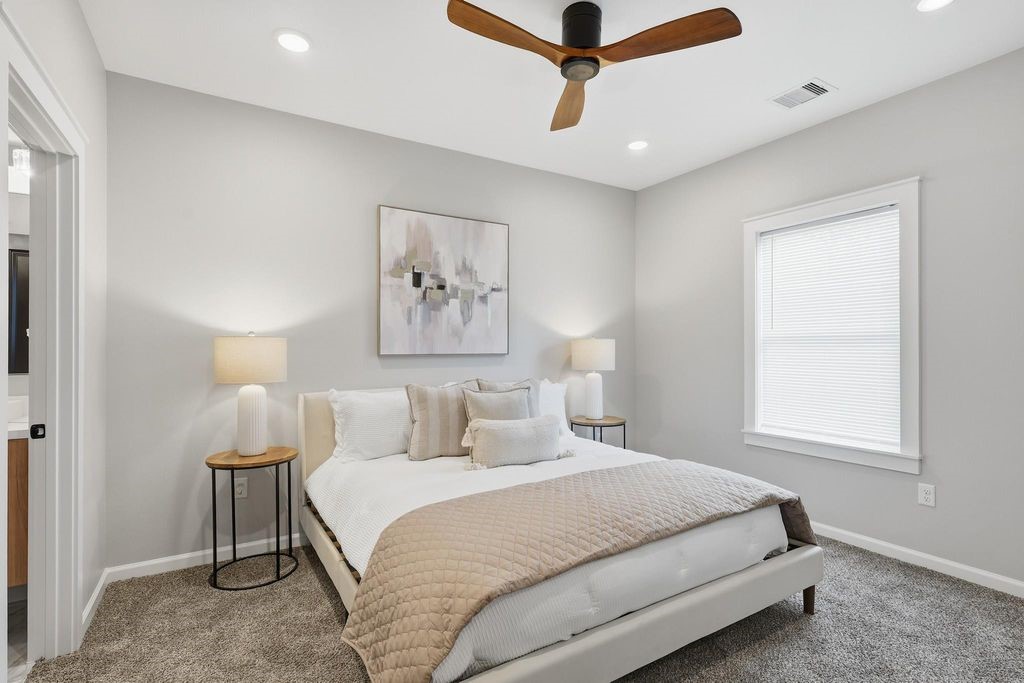 4723 Mallow Street, Unit B Houston, TX 77033 - Photo 15 of 27