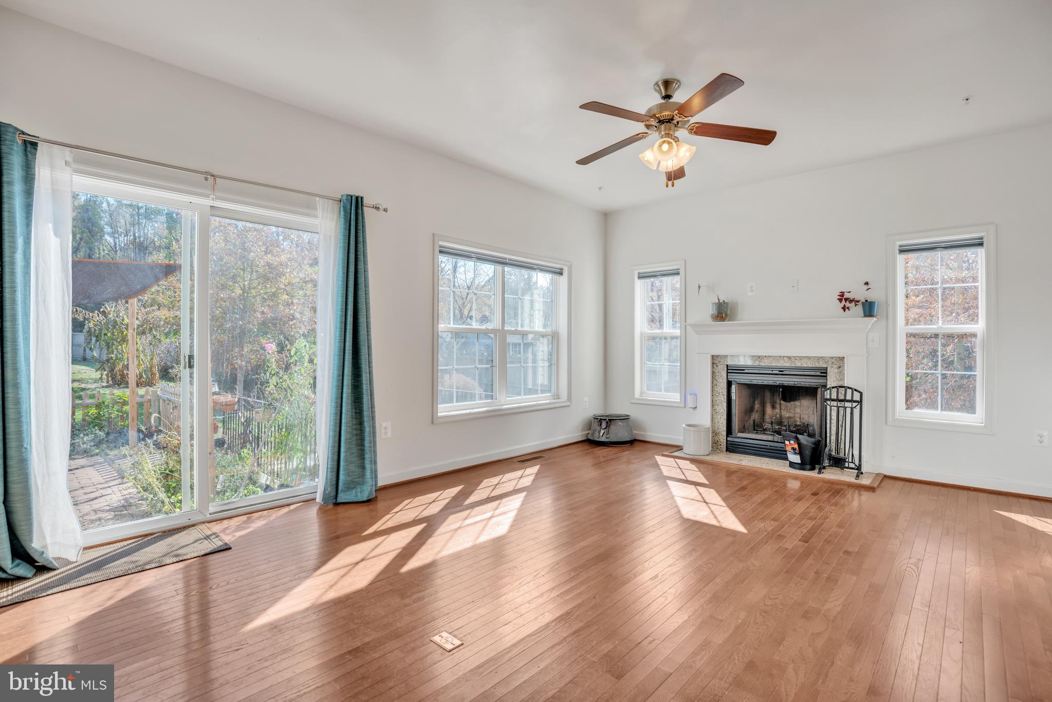 14920 Schall Road Accokeek, MD 20607 - Photo 13 of 39 Living Room