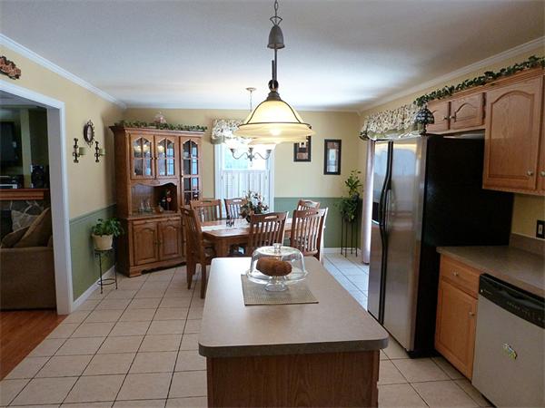 191 Mazarin Street Springfield, MA 01151 - Photo 11 of 26