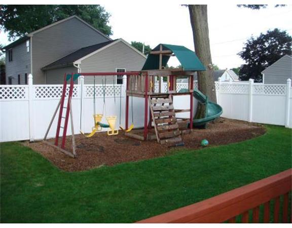 191 Mazarin Street Springfield, MA 01151 - Photo 25 of 26