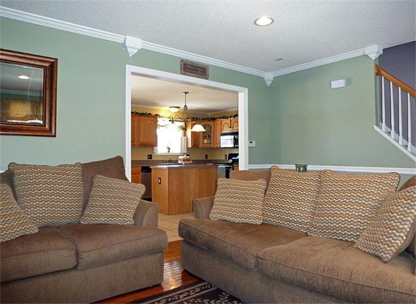 191 Mazarin Street Springfield, MA 01151 - Photo 6 of 26