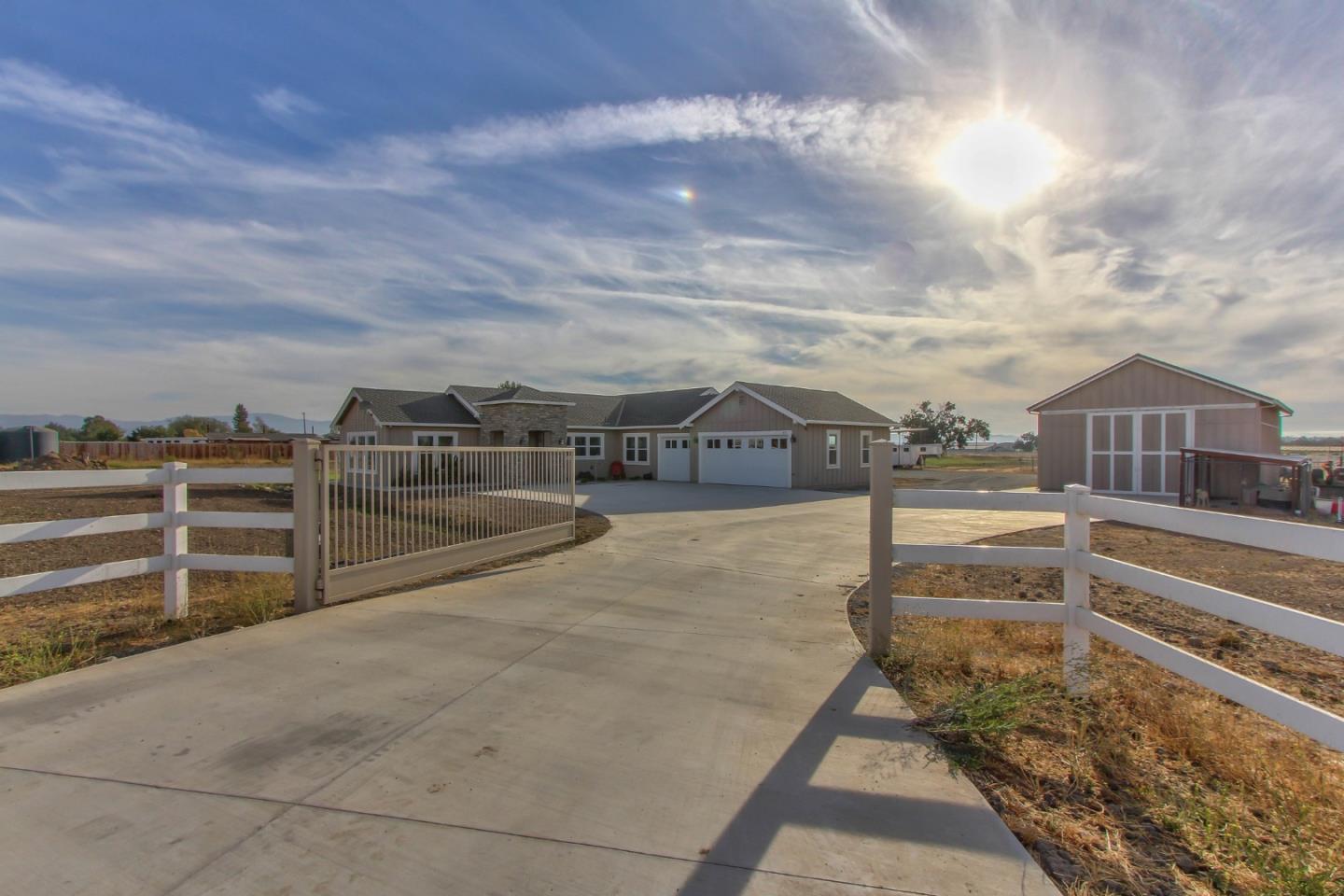 271 Magladry Road Hollister, CA 95023 - Photo 1 of 34 Gallery Image 1