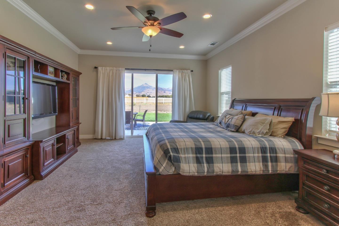 271 Magladry Road Hollister, CA 95023 - Photo 14 of 34 Gallery Image 14