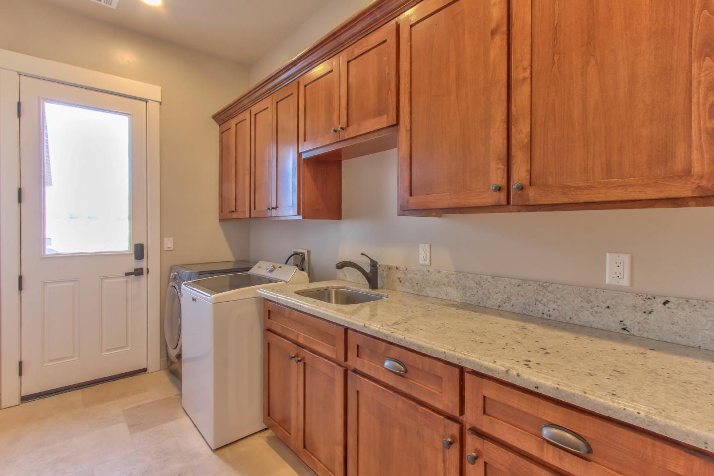 271 Magladry Road Hollister, CA 95023 - Photo 23 of 34 Gallery Image 23