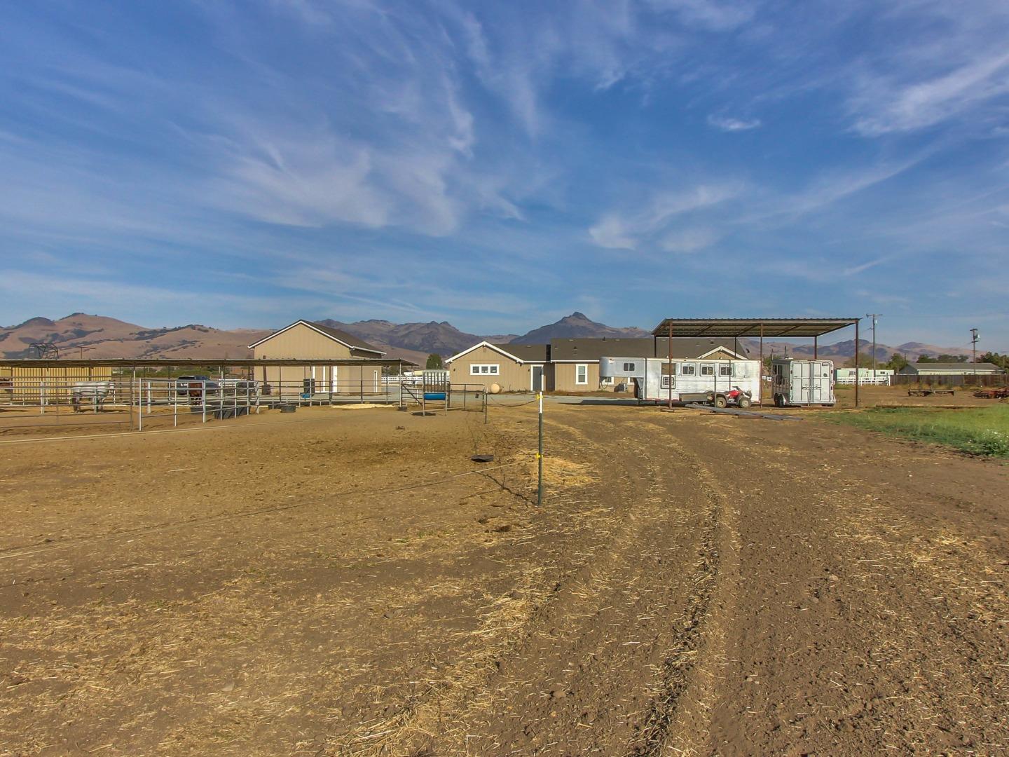 271 Magladry Road Hollister, CA 95023 - Photo 29 of 34 Gallery Image 29