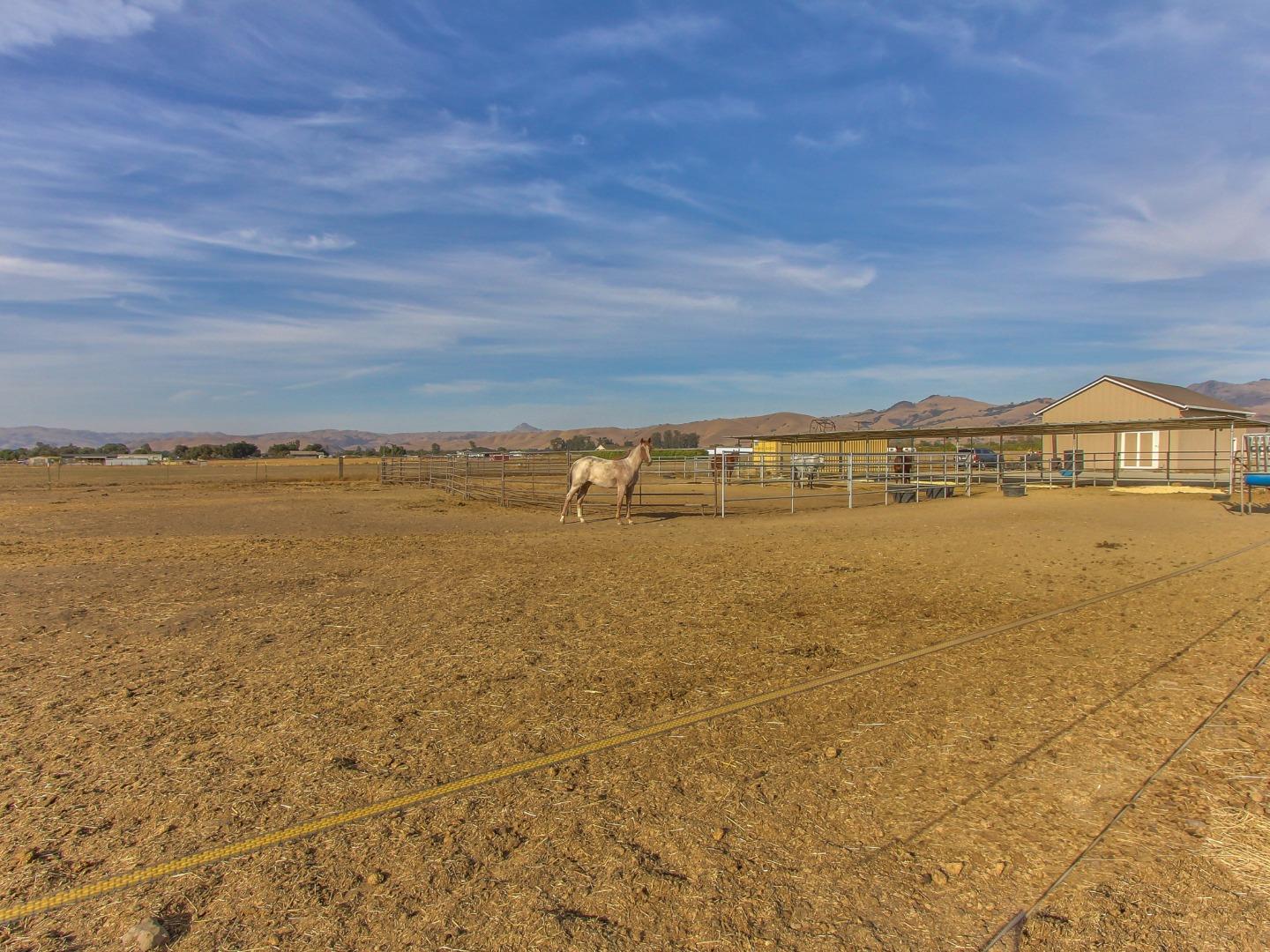 271 Magladry Road Hollister, CA 95023 - Photo 30 of 34 Gallery Image 30