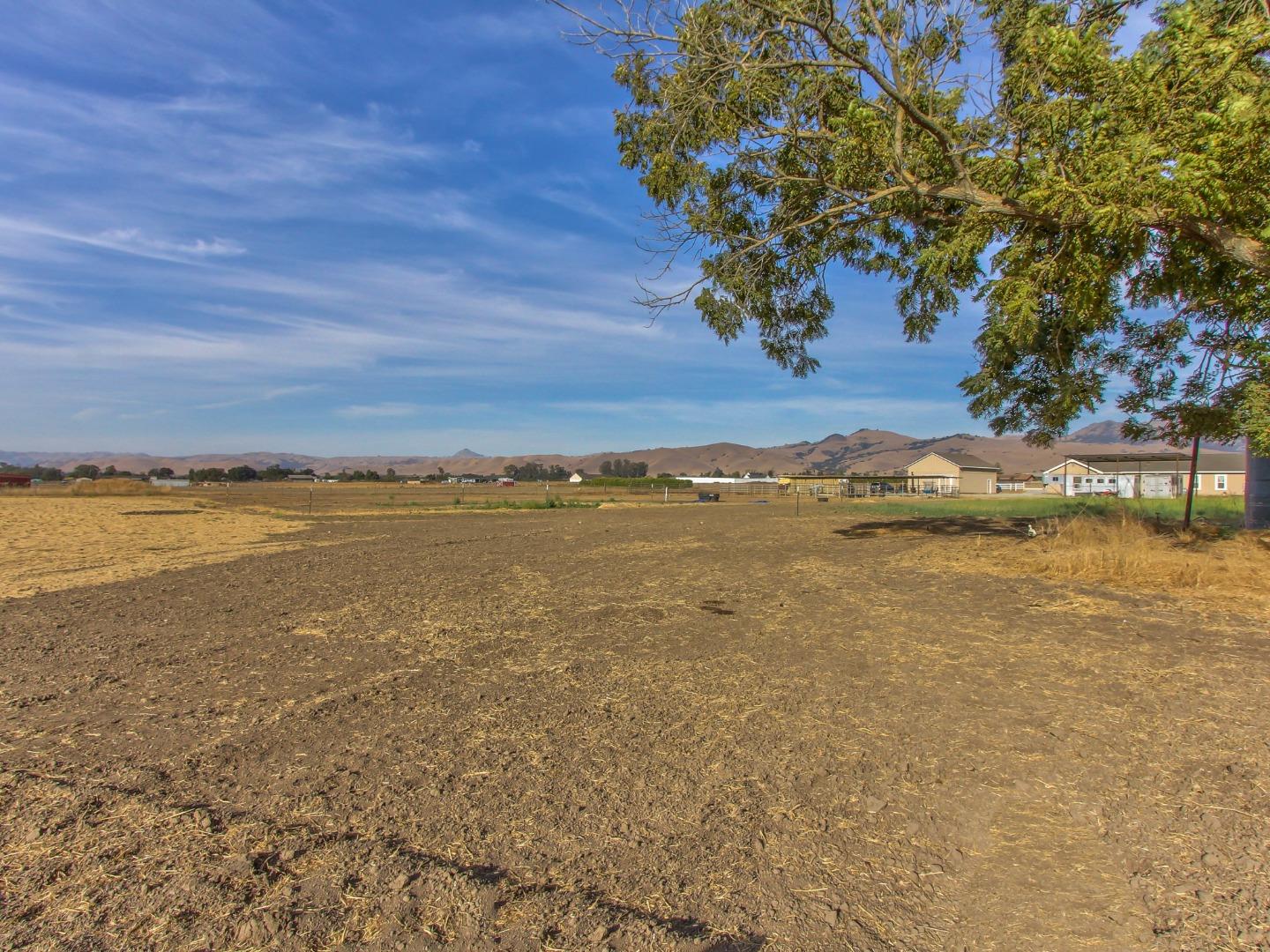 271 Magladry Road Hollister, CA 95023 - Photo 32 of 34 Gallery Image 32