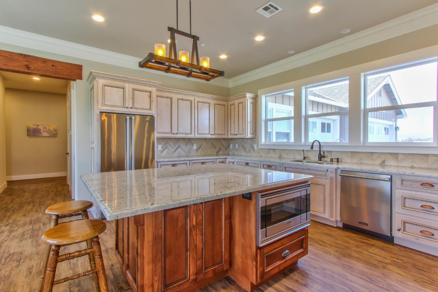 271 Magladry Road Hollister, CA 95023 - Photo 7 of 34 Gallery Image 7