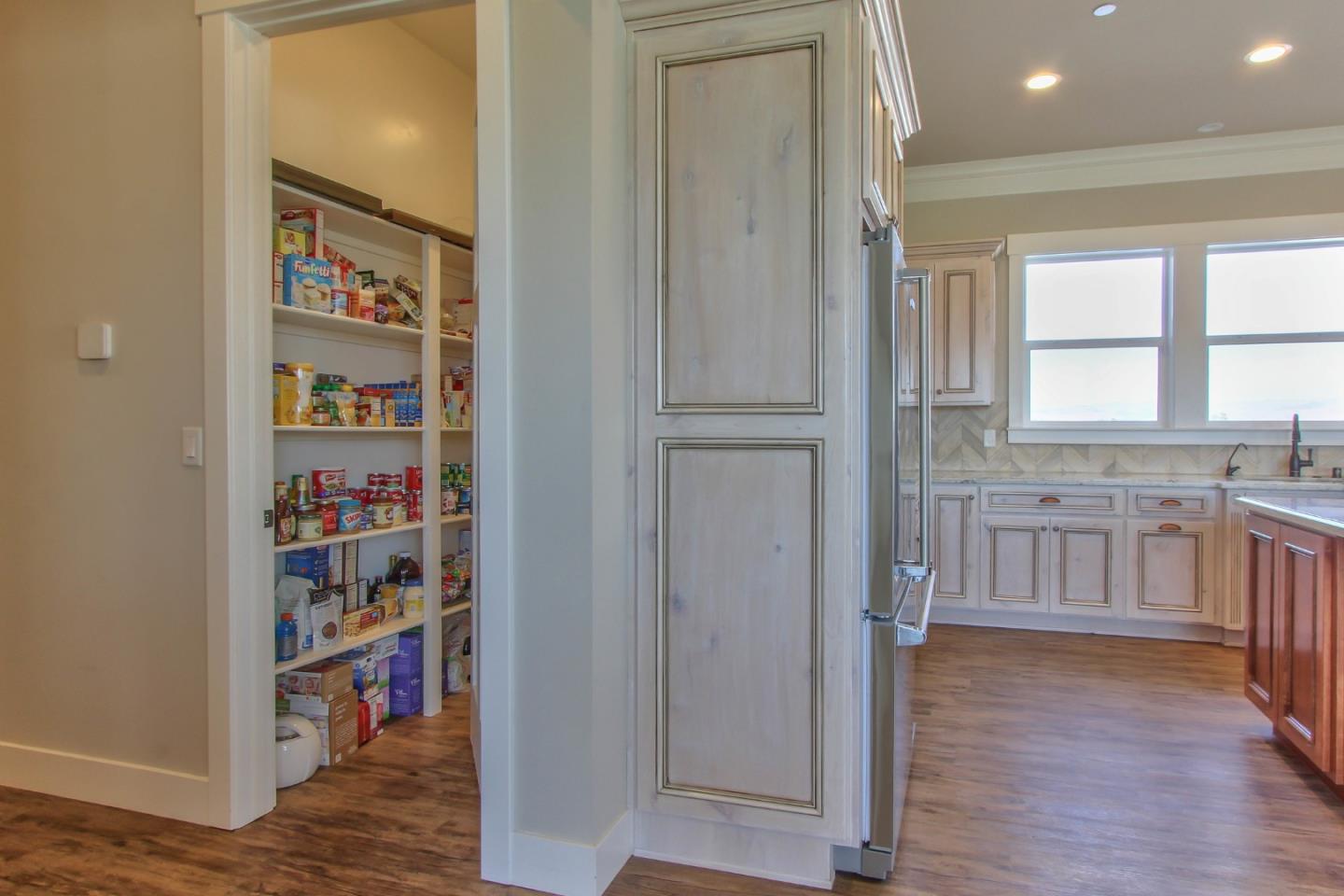 271 Magladry Road Hollister, CA 95023 - Photo 9 of 34 Gallery Image 9