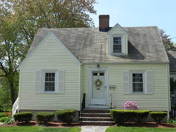15 Marlton Road Waltham, MA 02453 - Photo 1 of 27 Gallery Image 1