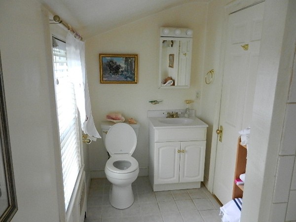 15 Marlton Road Waltham, MA 02453 - Photo 20 of 27 Gallery Image 20