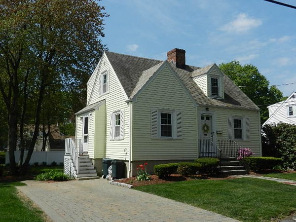 15 Marlton Road Waltham, MA 02453 - Photo 3 of 27 Gallery Image 3